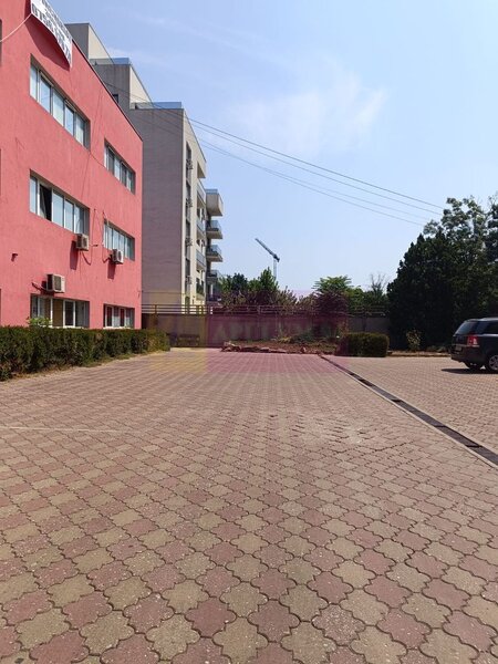Spatiu SHOWROOM | DEPOZIT 1900 mp | Splaiul Unirii